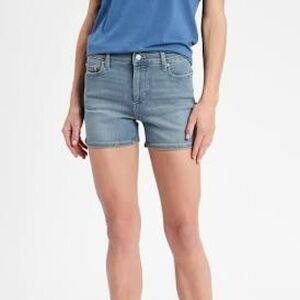 NWT Banana Republic 4” Light Denim Shorts size 29/8